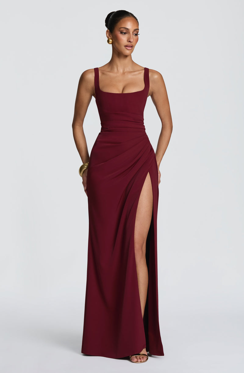 Lucía™ - Vestido Largo Cruzado Cereza