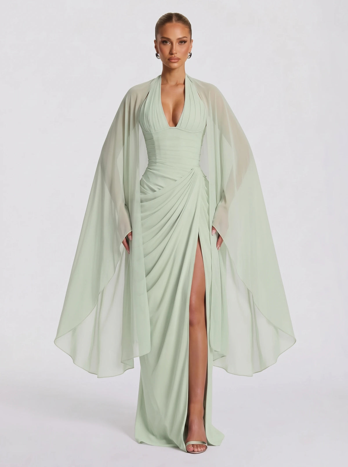 Ada™ - Estola de Chifón verde salvia, cuerpo entero con el vestido Anna™