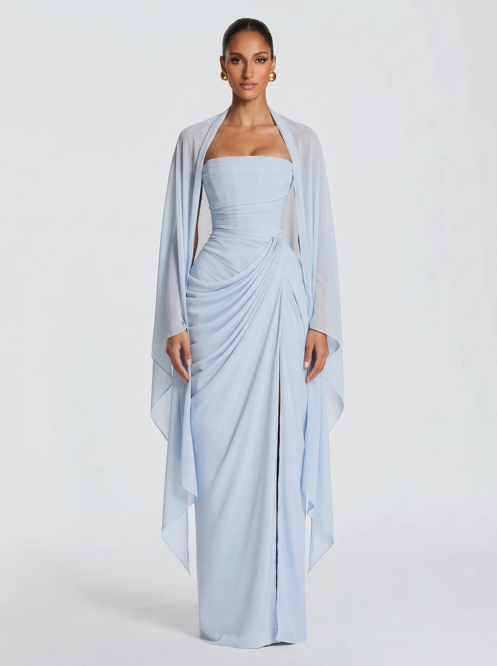 Alma™ - Estola de Chifón celeste con el vestido Cyra™, cuerpo entero