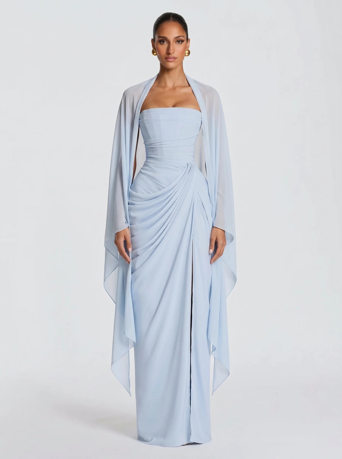 Alma™ - Estola de Chifón celeste con el vestido Cyra™, cuerpo entero