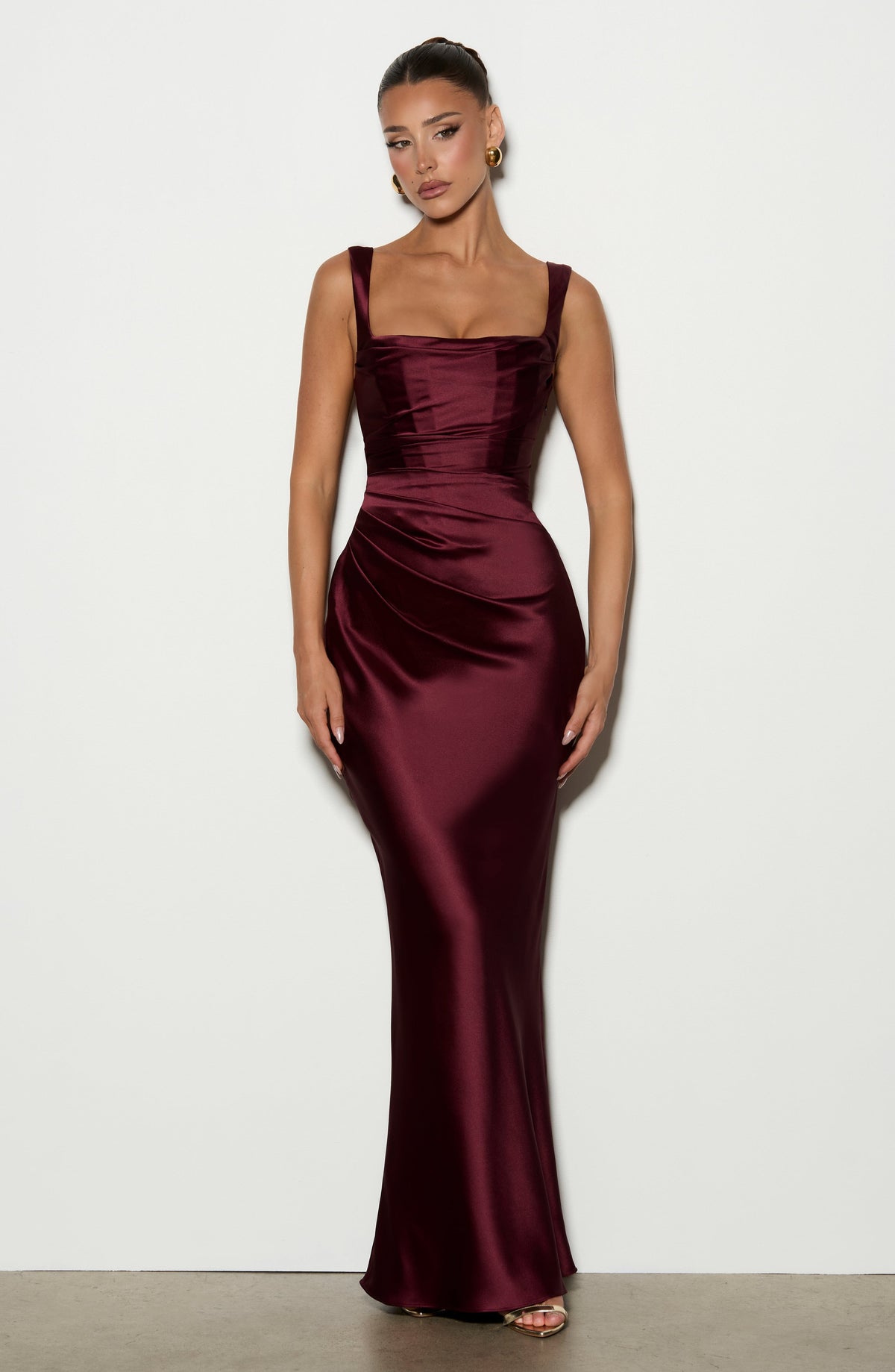 Carlota™ - Vestido Largo de Satén Cereza
