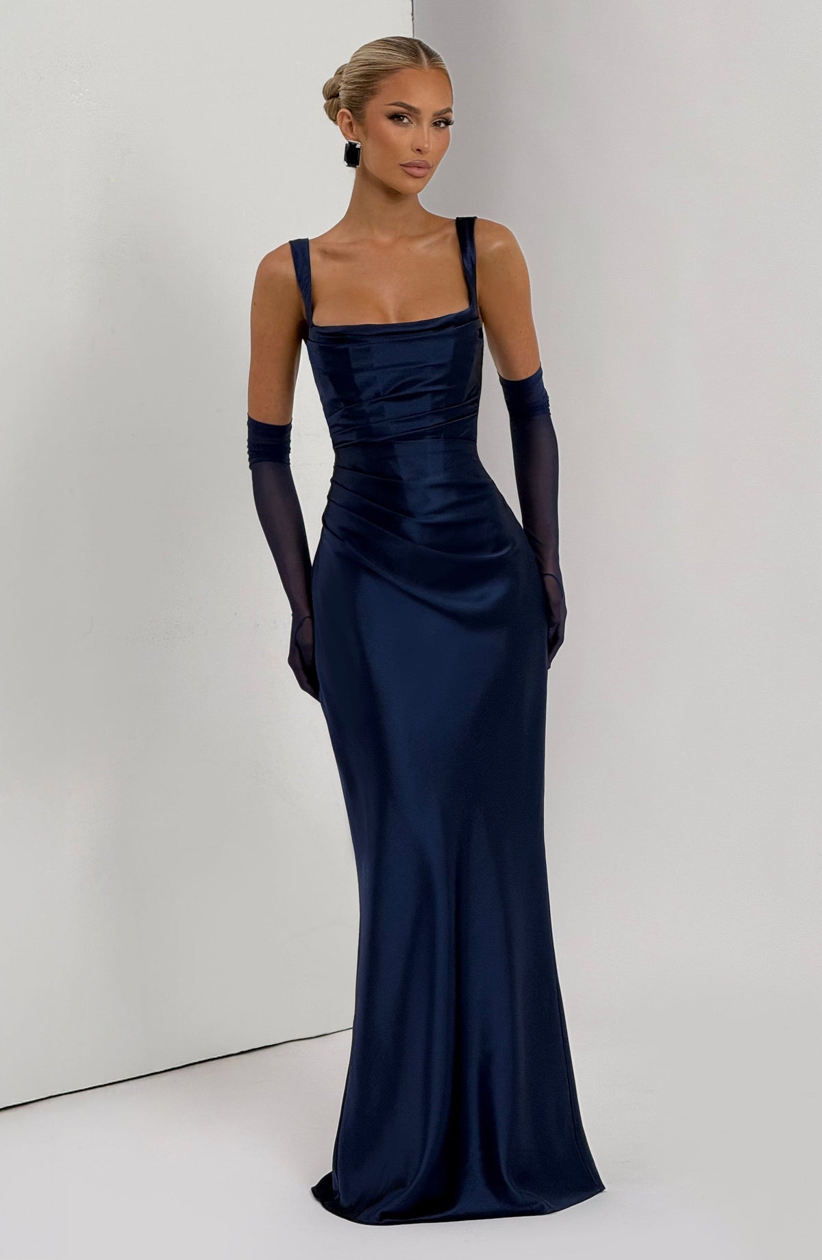Carlota™ - Vestido Largo de Satén Azul Marino