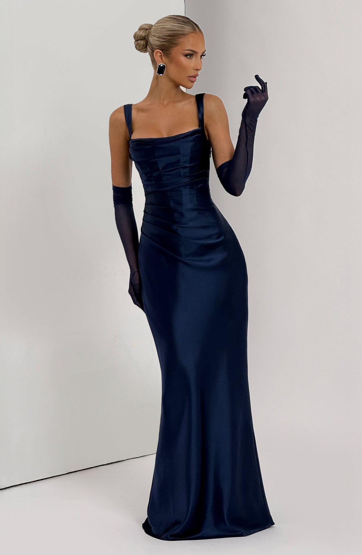 Carlota™ - Vestido Largo de Satén Azul Marino