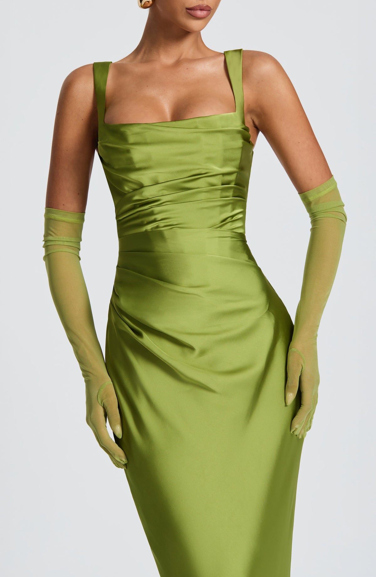 Carlota™ - Vestido Largo de Satén Oliva
