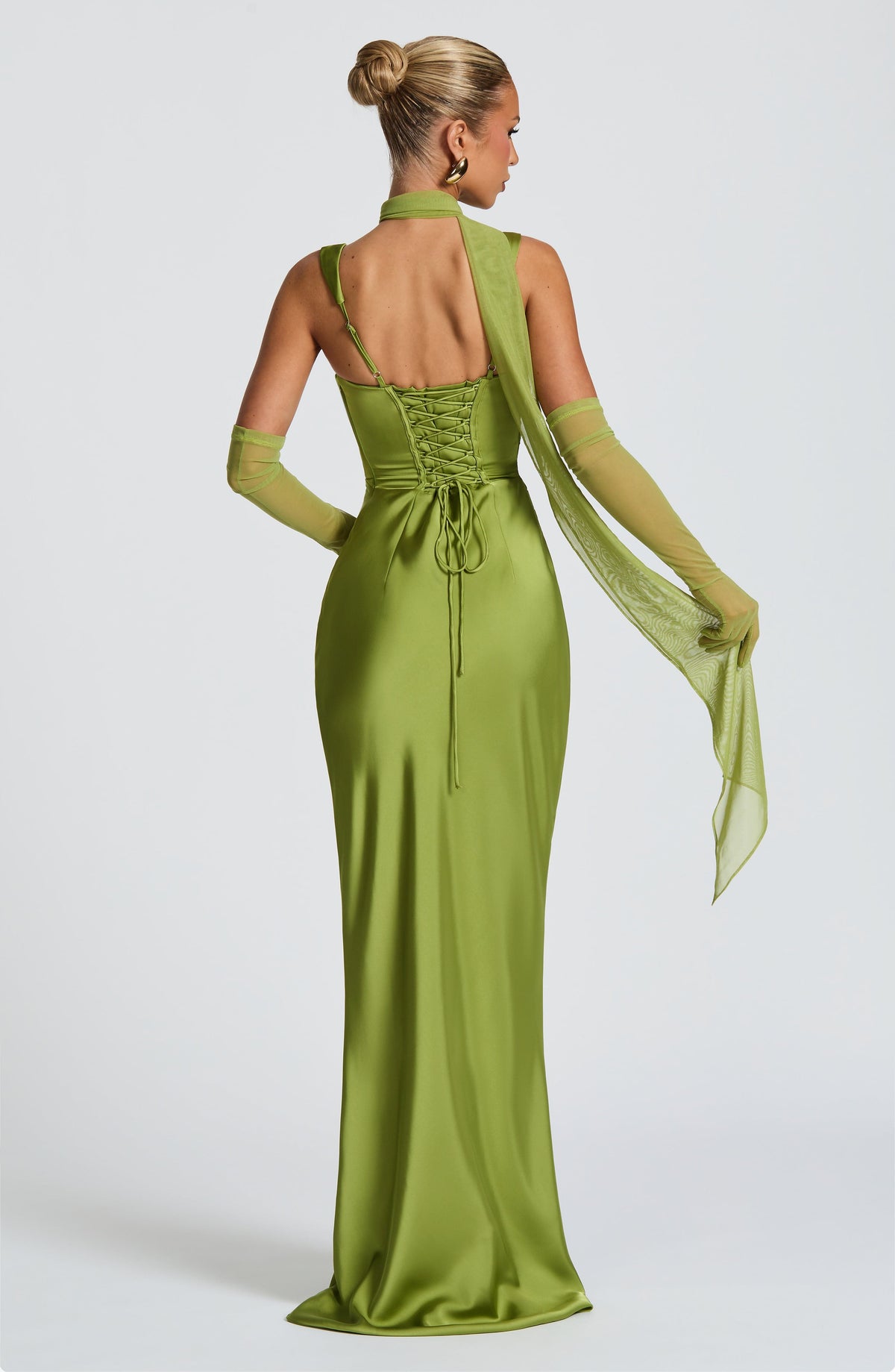 Carlota™ - Vestido Largo de Satén Oliva