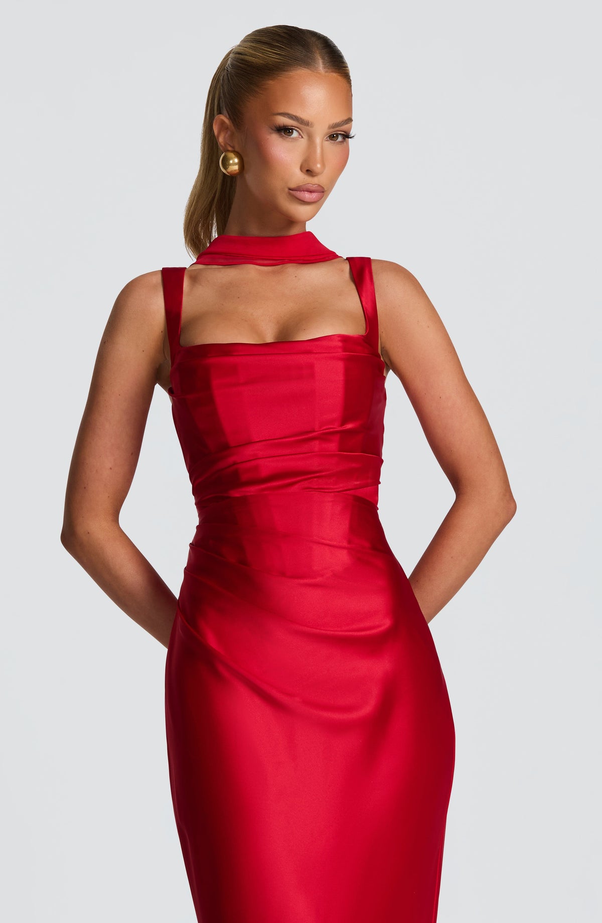 Carlota™ - Vestido Largo de Satén Rojo