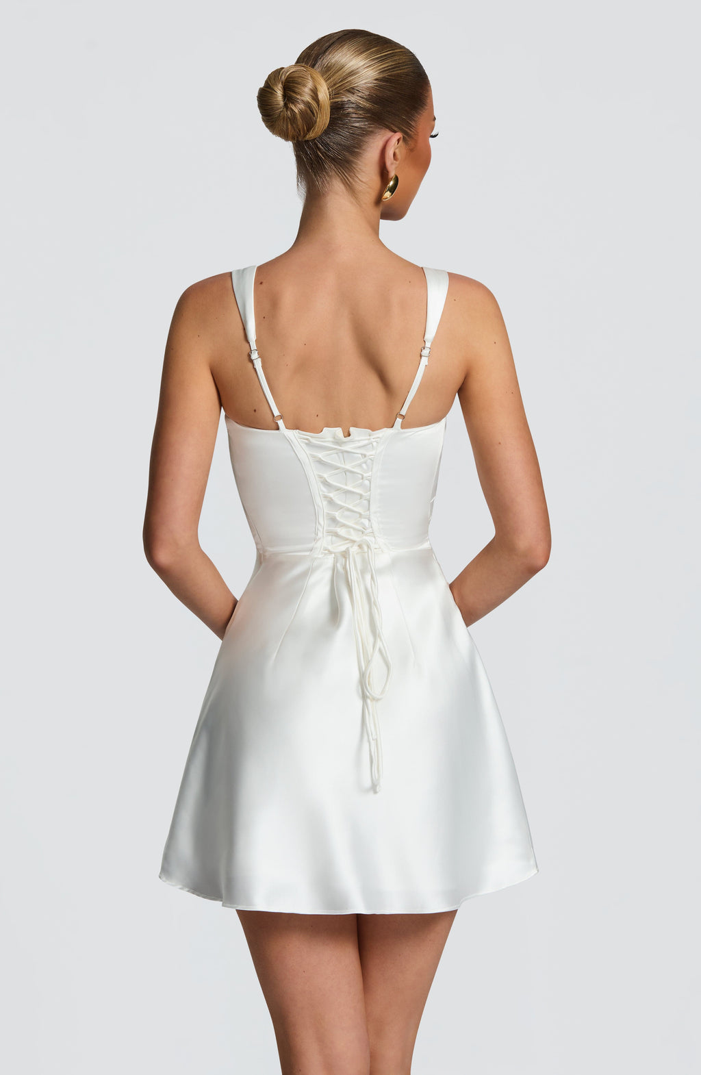 Carlota™ - Vestido Corto de Satén Marfil
