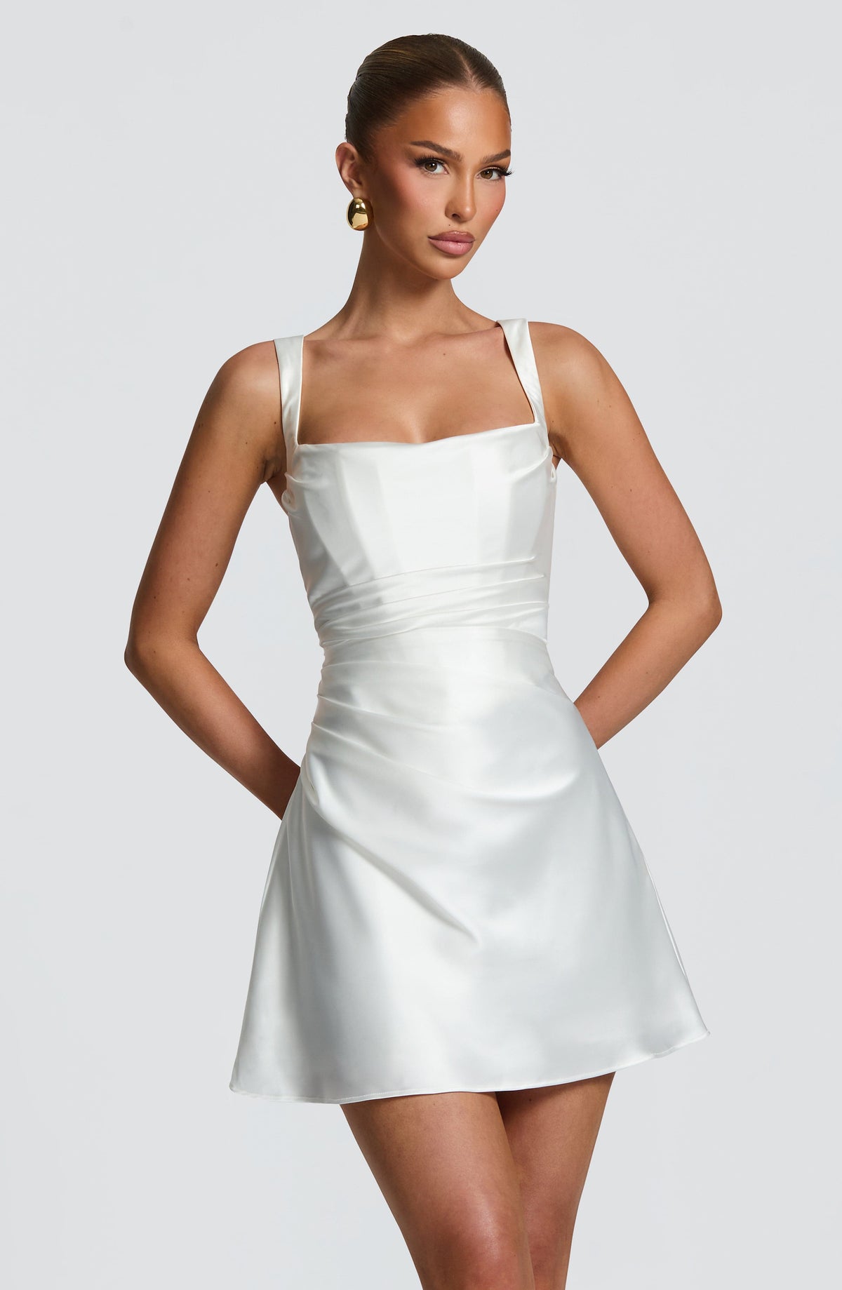 Carlota™ - Vestido Corto de Satén Marfil