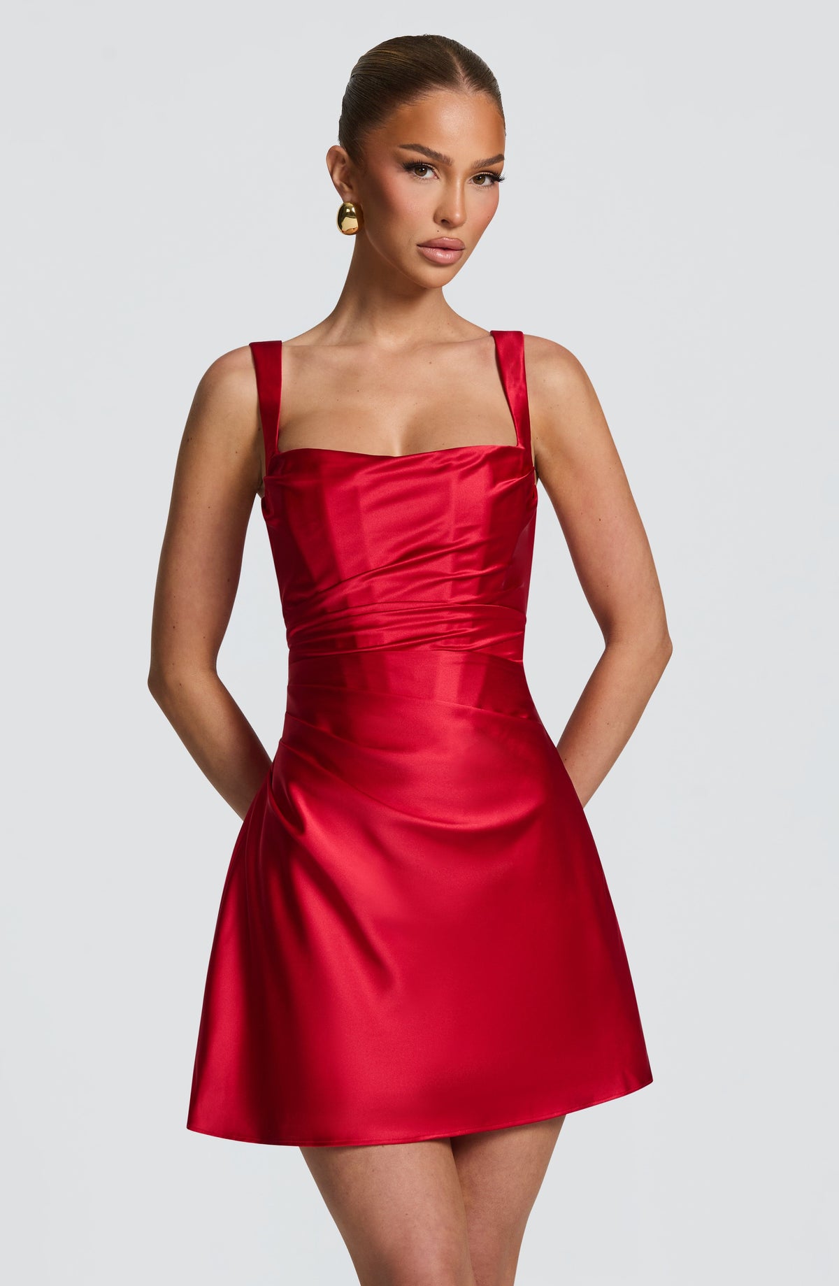Carlota™ - Vestido Corto de Satén Rojo