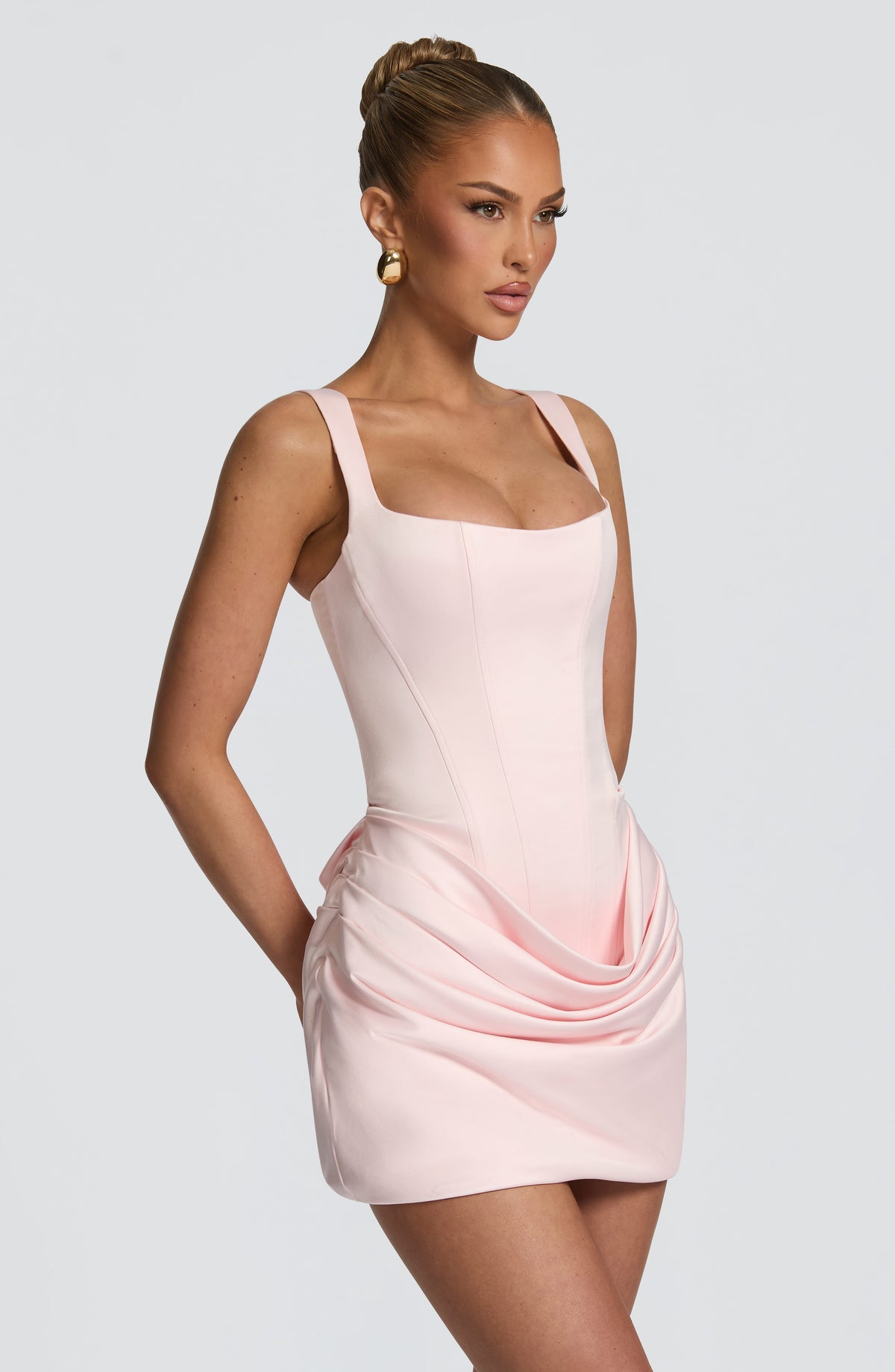 Isabel™ - Vestido Corto de Satén Rosa