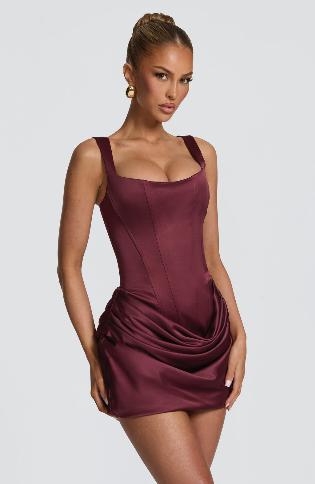 Isabel™ - Vestido Corto de Satén Cereza