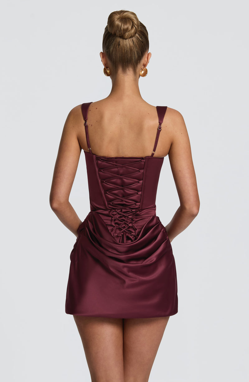 Isabel™ - Vestido Corto de Satén Cereza