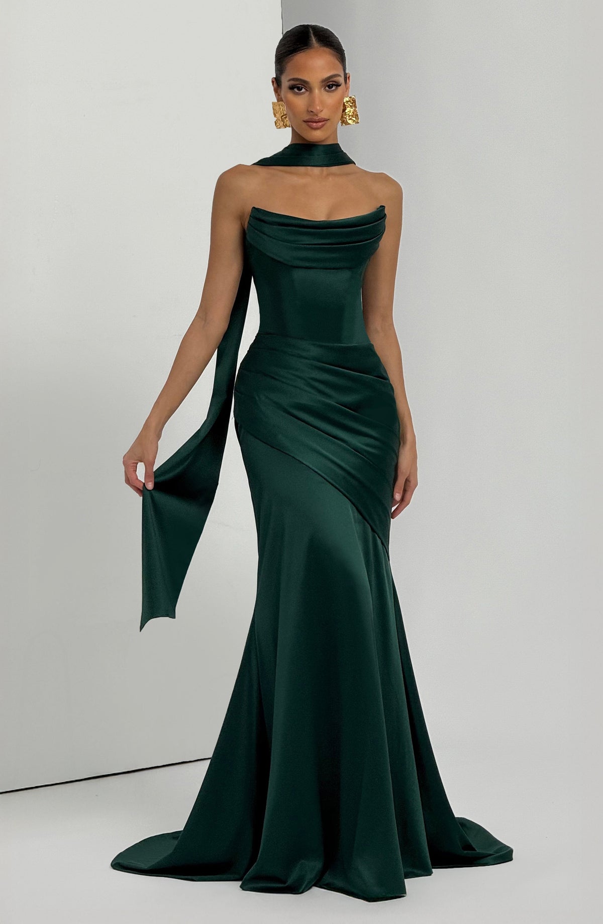 Cristina™ - Vestido Largo con Cola Esmeralda