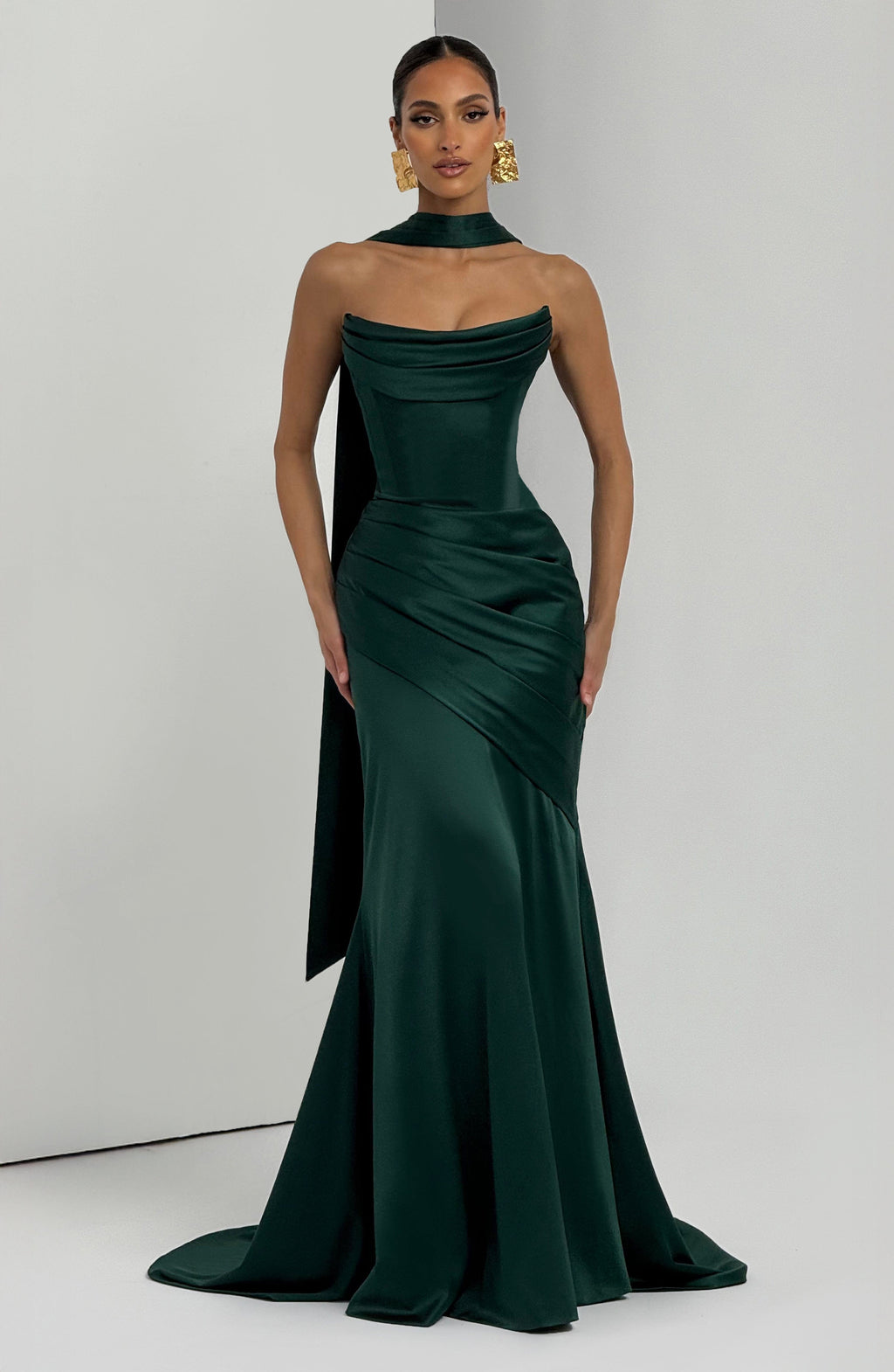 Cristina™ - Vestido Largo con Cola Esmeralda