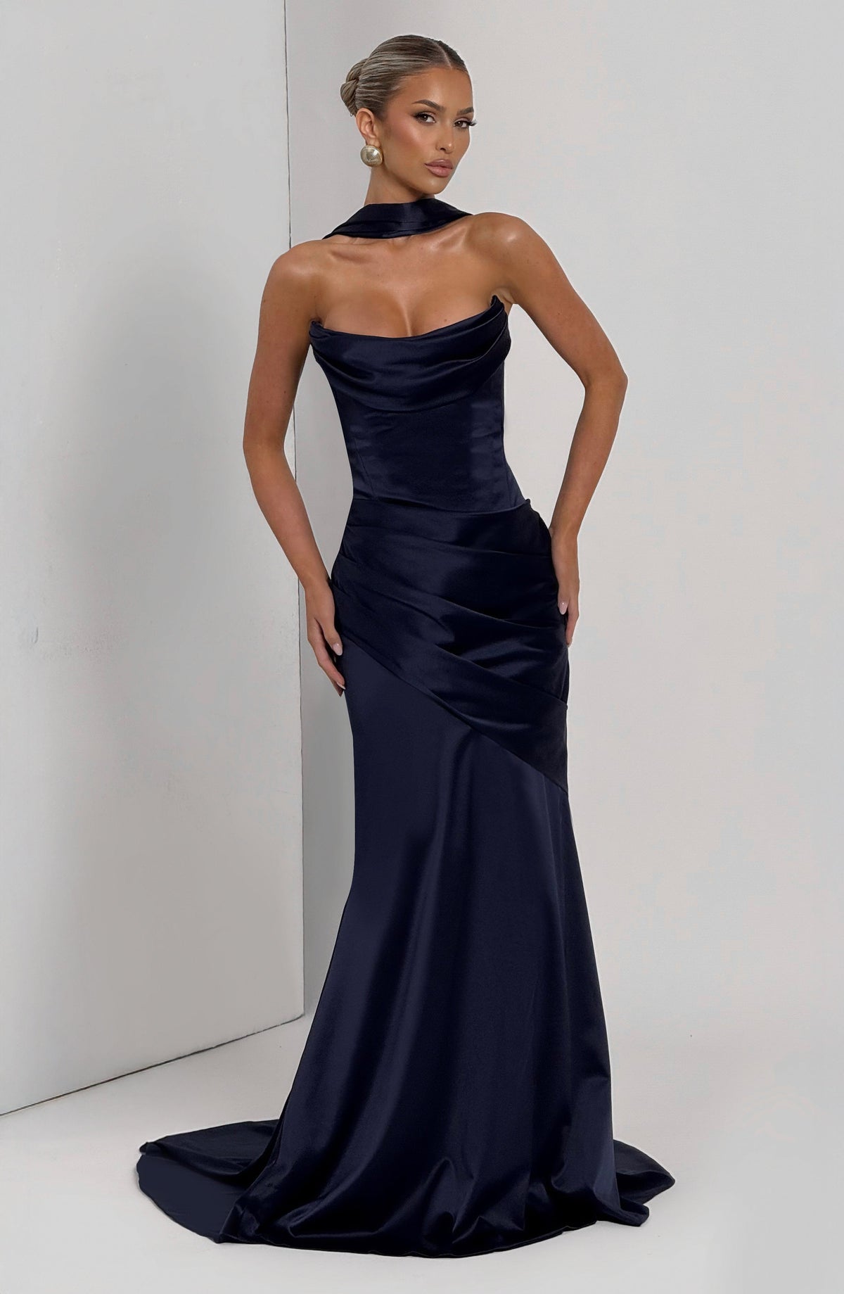 Cristina™ - Vestido Largo con Cola Azul Marino