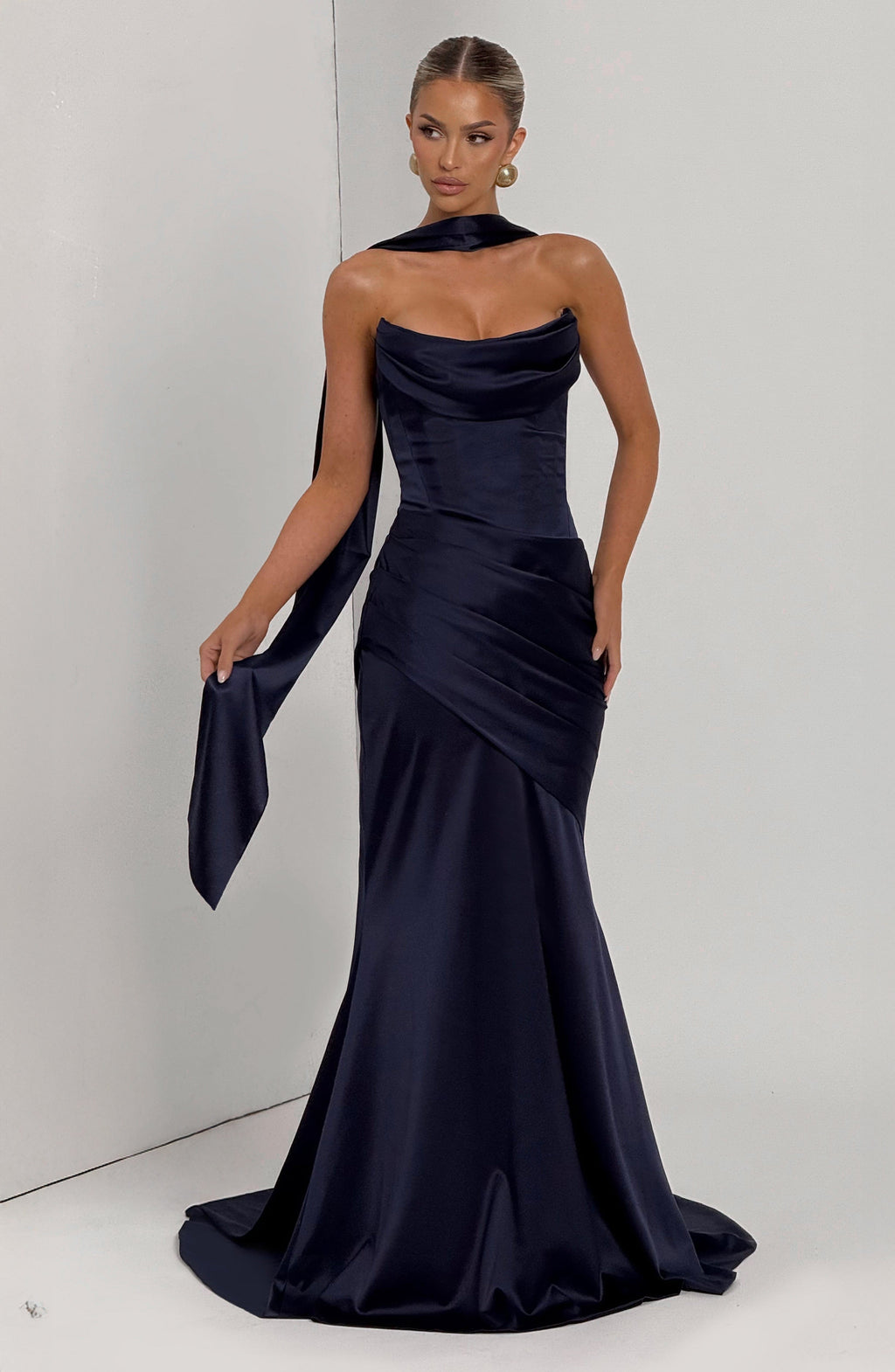 Cristina™ - Vestido Largo con Cola Azul Marino