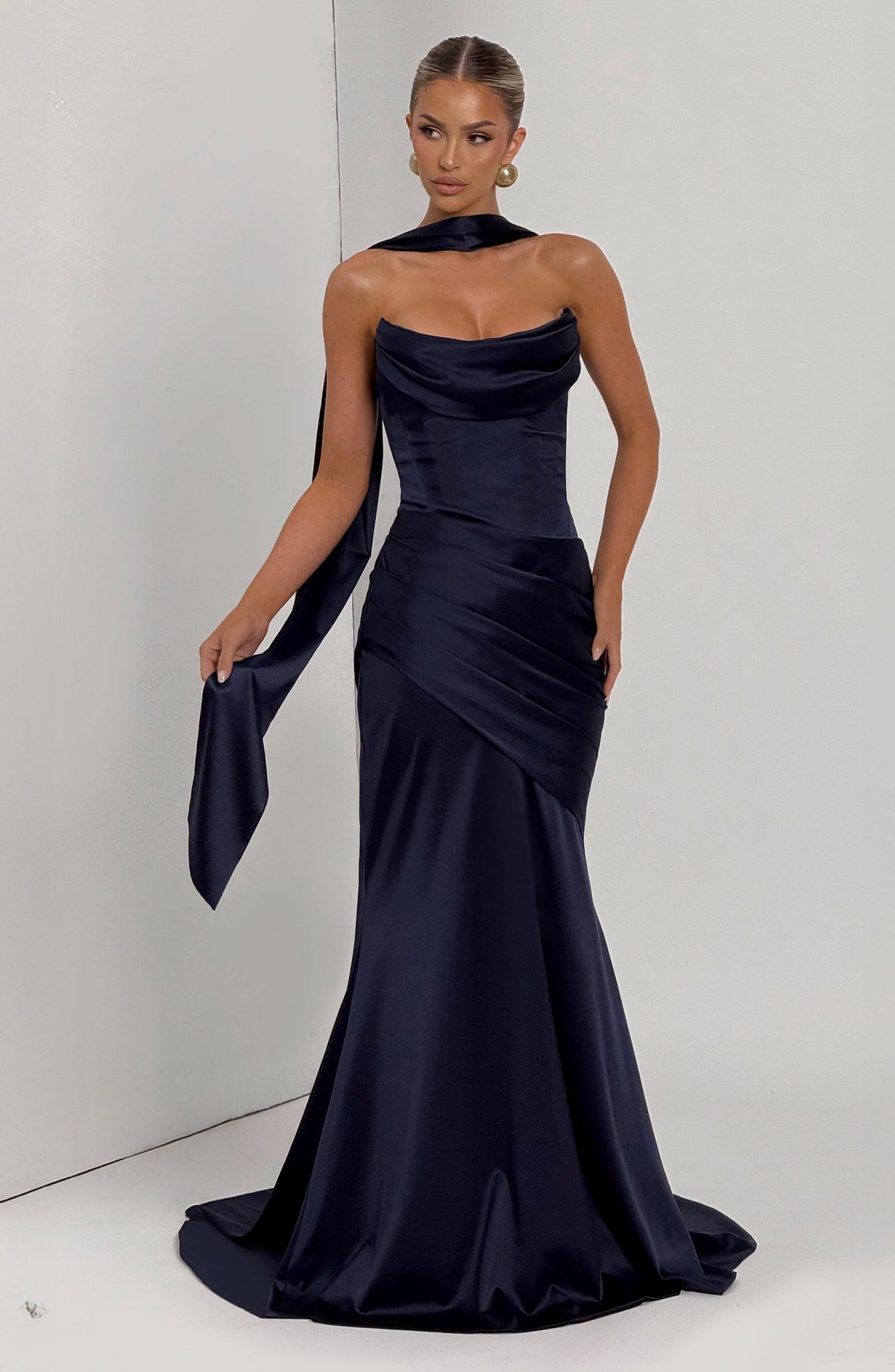 Cristina™ - Vestido Largo con Cola Azul Marino