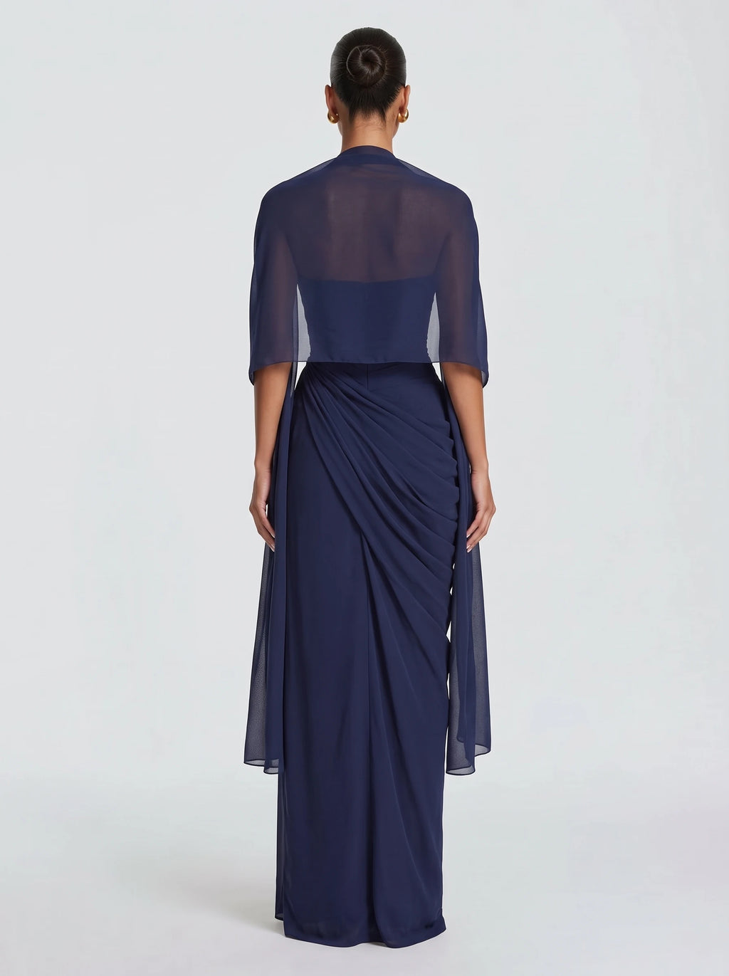 Lina™ - Estola de Chifón azul marino, vista de espalda