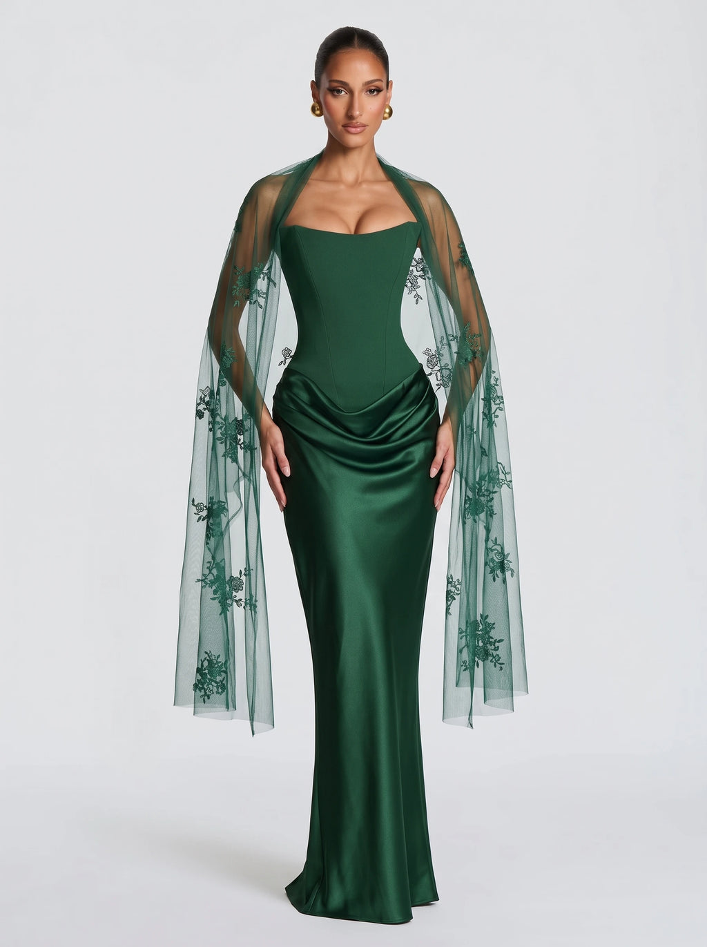 Olga™ - Estola de Tul Bordado esmeralda, cuerpo entero con el vestido a juego
