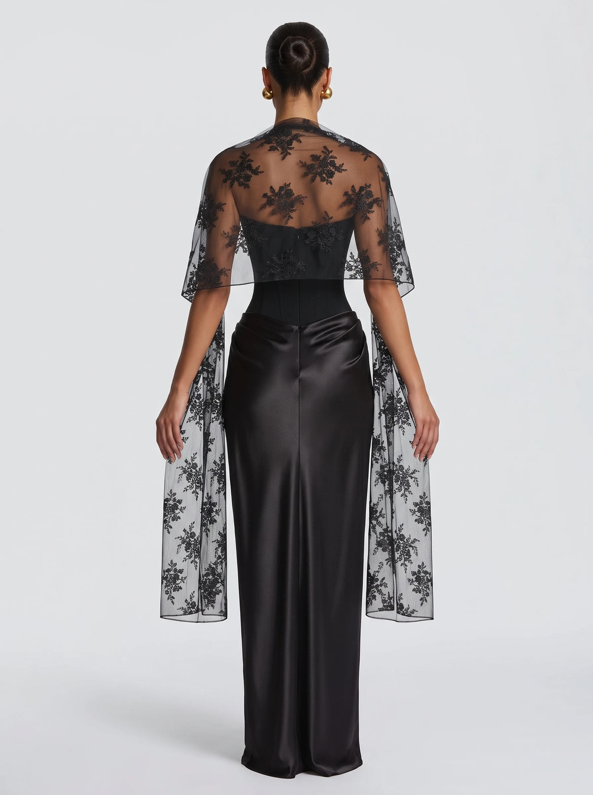 Ona™ - Estola de Tul Bordado negro, vista de espalda
