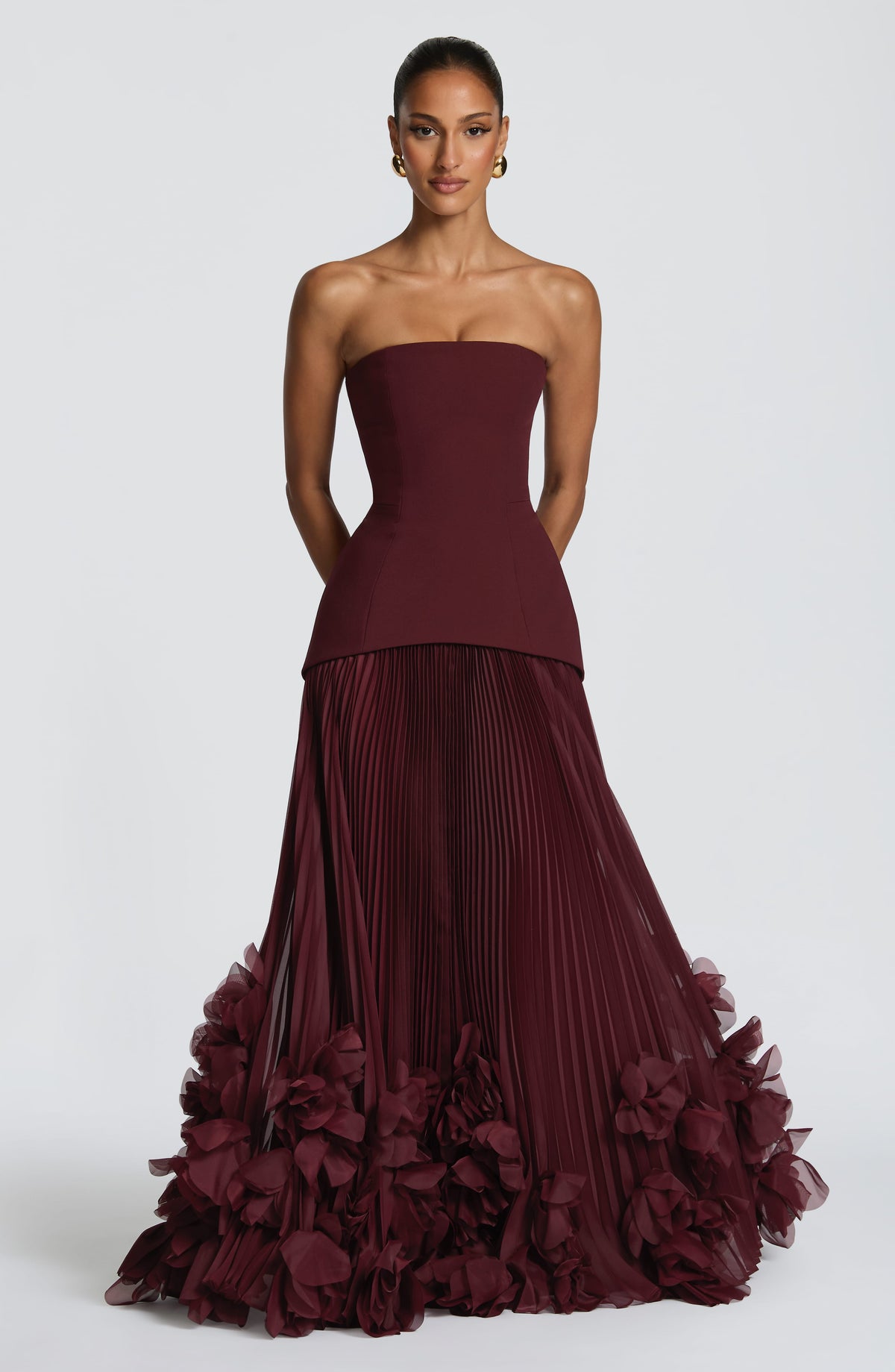 Serafina™ - Vestido Largo con Apliques Cereza