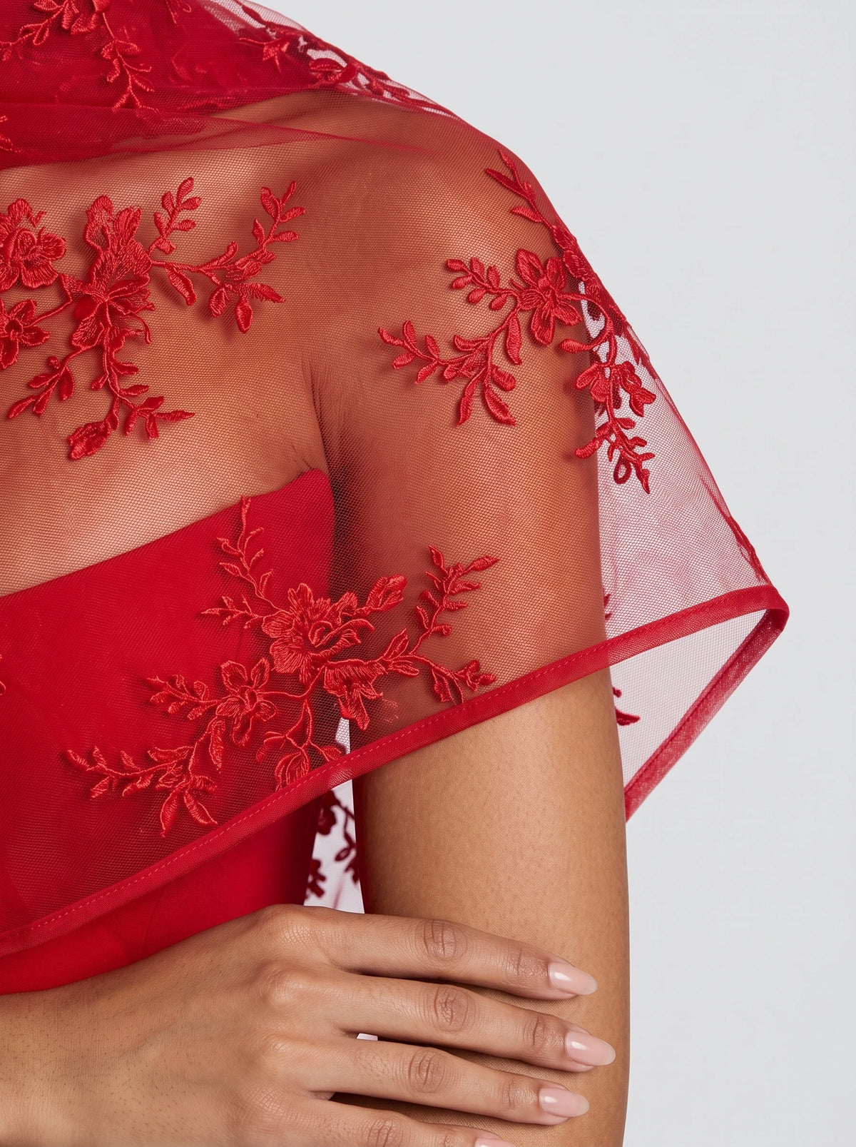 Sol™ - Estola de Tul Bordado rojo, detalle del tejido