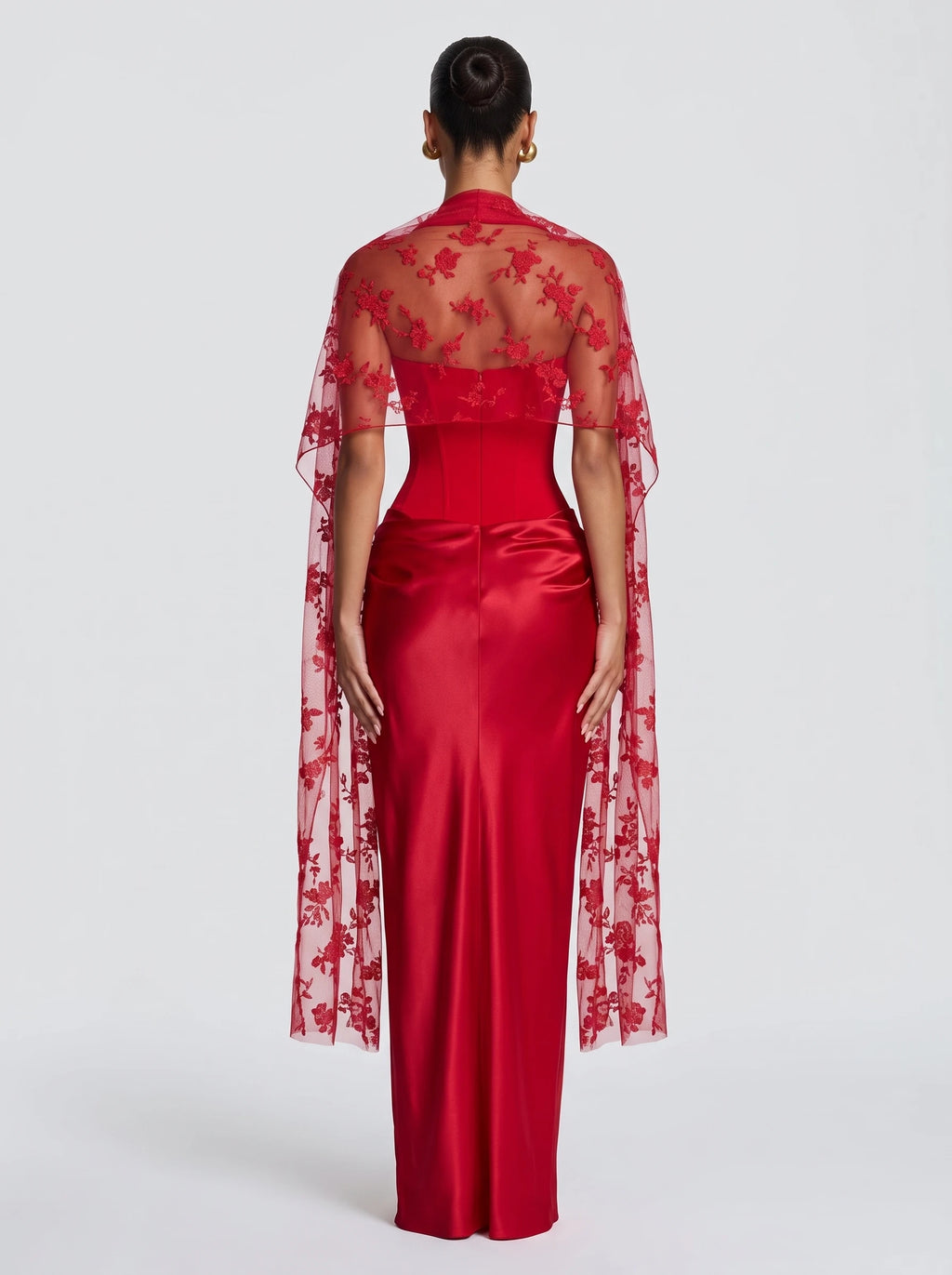 Sol™ - Estola de Tul Bordado rojo, vista de espalda