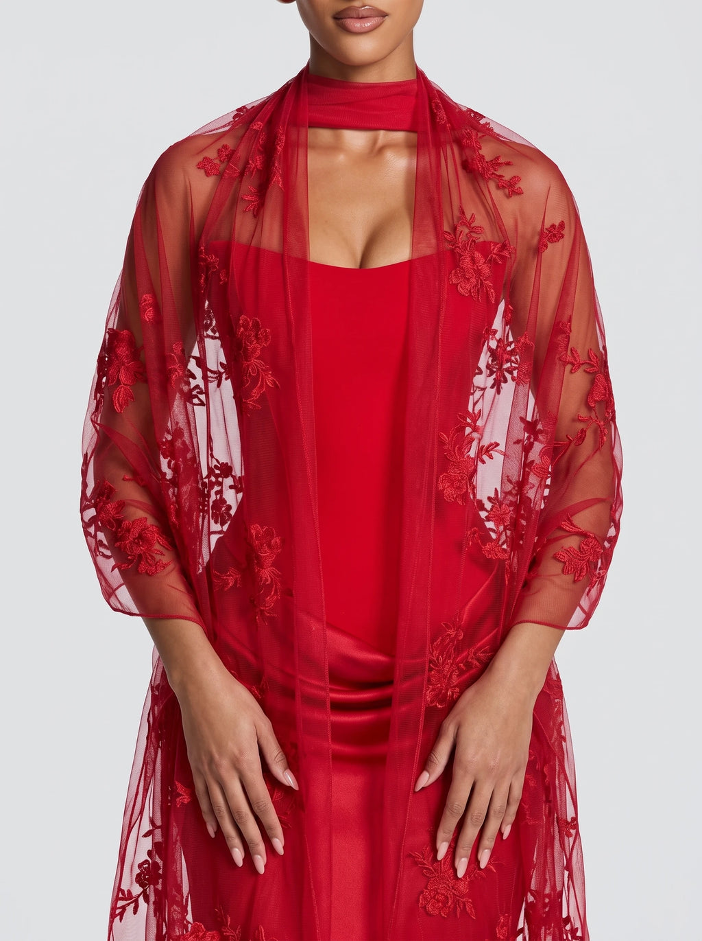 Sol™ - Estola de Tul Bordado rojo, primer plano
