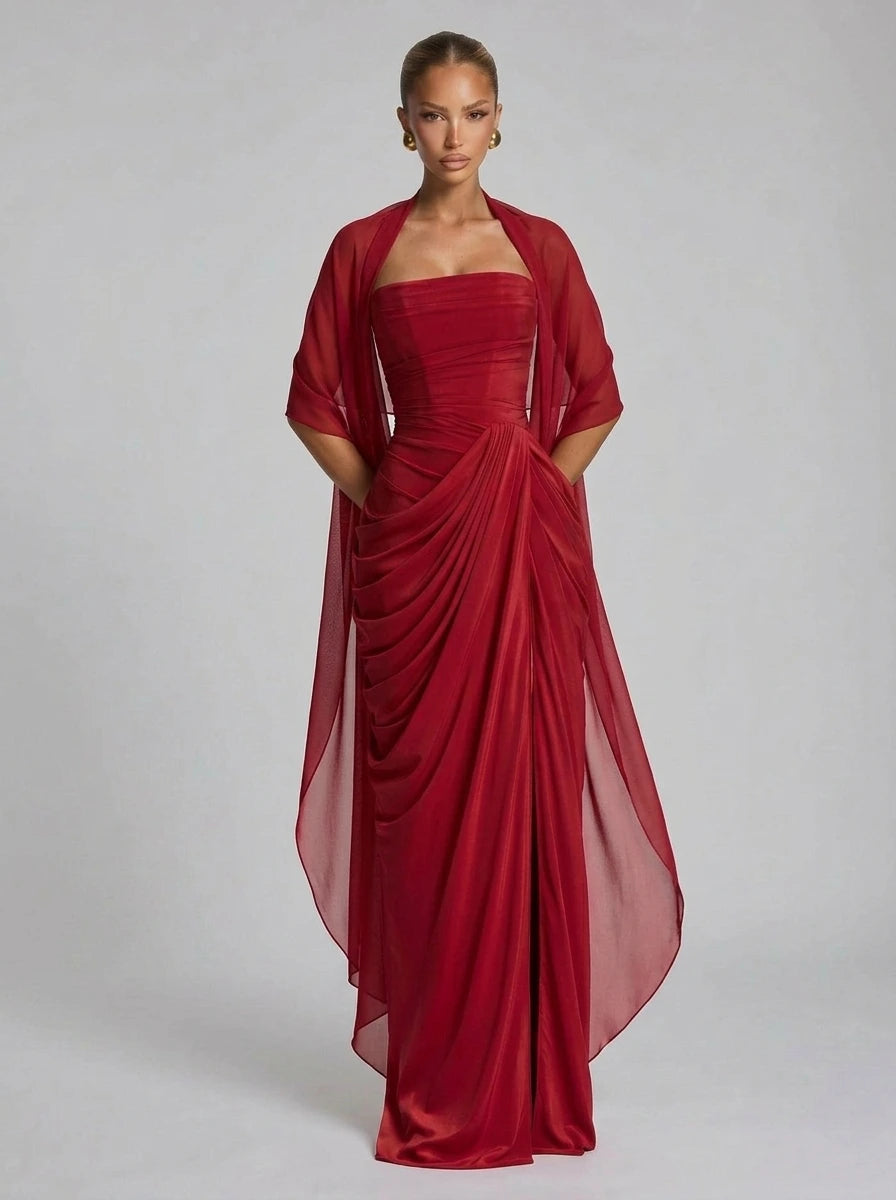 Vera™ - Estola de Chifón roja sobre los hombros