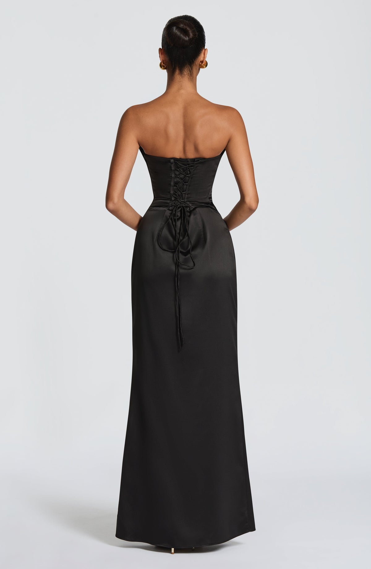Vega™ - Vestido Largo de Satén Negro